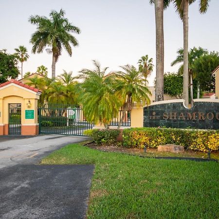 Beautiful 2/2.5 Condo W/Free Parking Fast Wifi Μαϊάμι Εξωτερικό φωτογραφία
