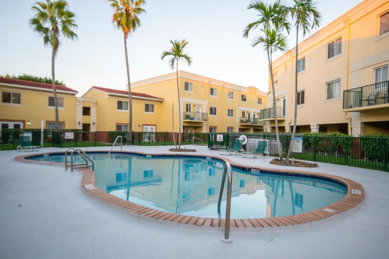 Beautiful 2/2.5 Condo W/Free Parking Fast Wifi Μαϊάμι Εξωτερικό φωτογραφία